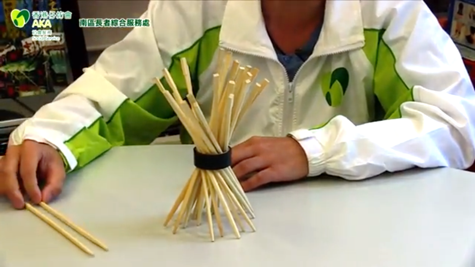 健腦遊戲：手眼協調篇 – 筷子塔及更多遊戲