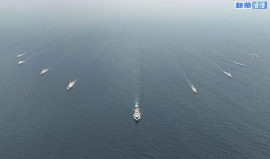 中國海警3502編隊在黃岩島海域投入訓練...