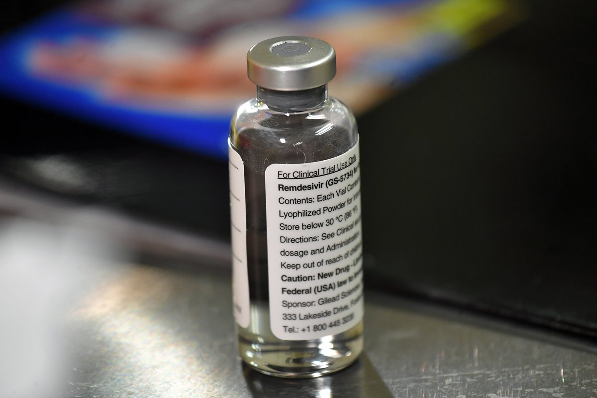 對症下藥: 配合患者症狀和病情,醫生處方不同藥物,也曾試用新藥瑞德西韋。