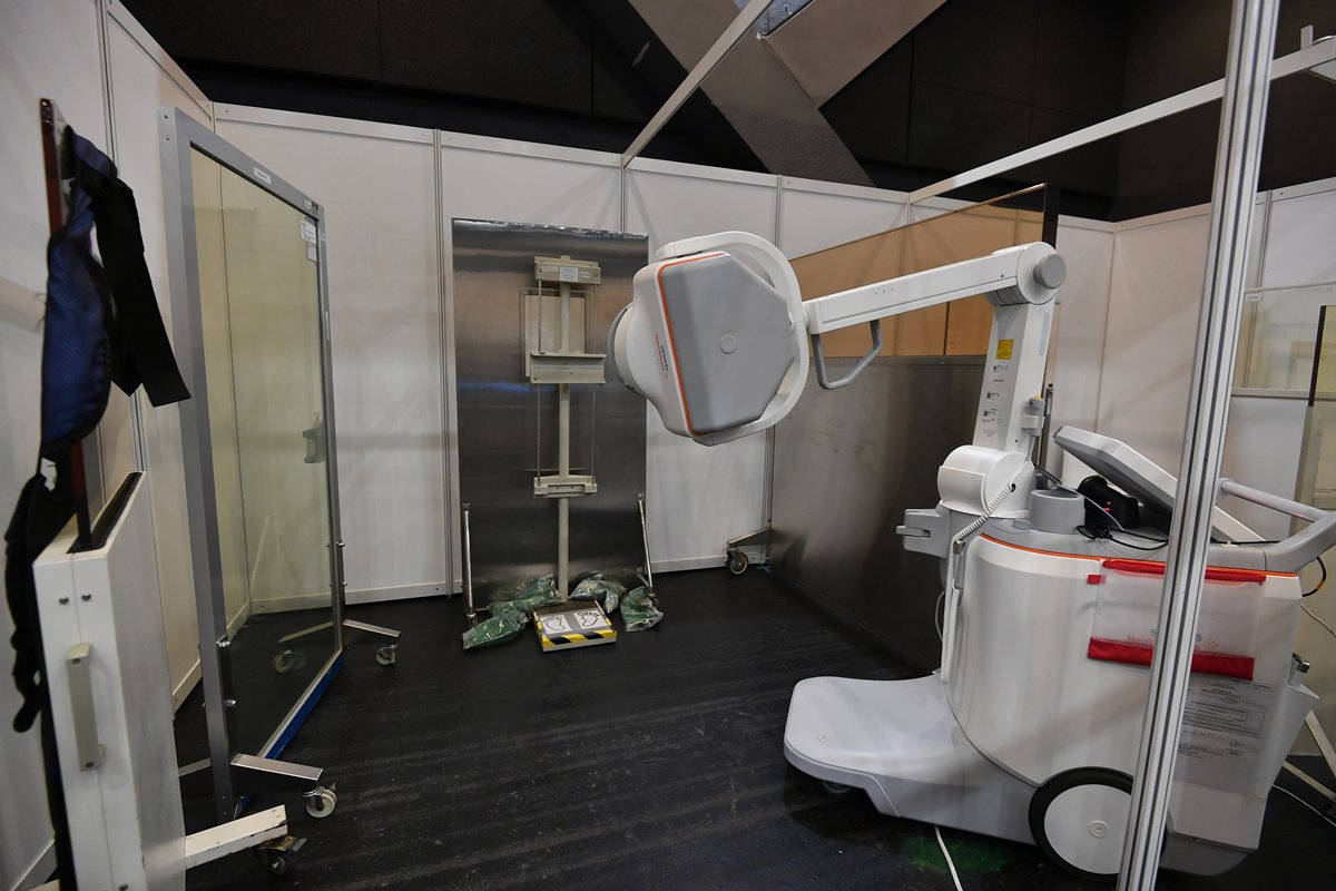 醫療配備:  場內設有X光儀器為病人檢查。