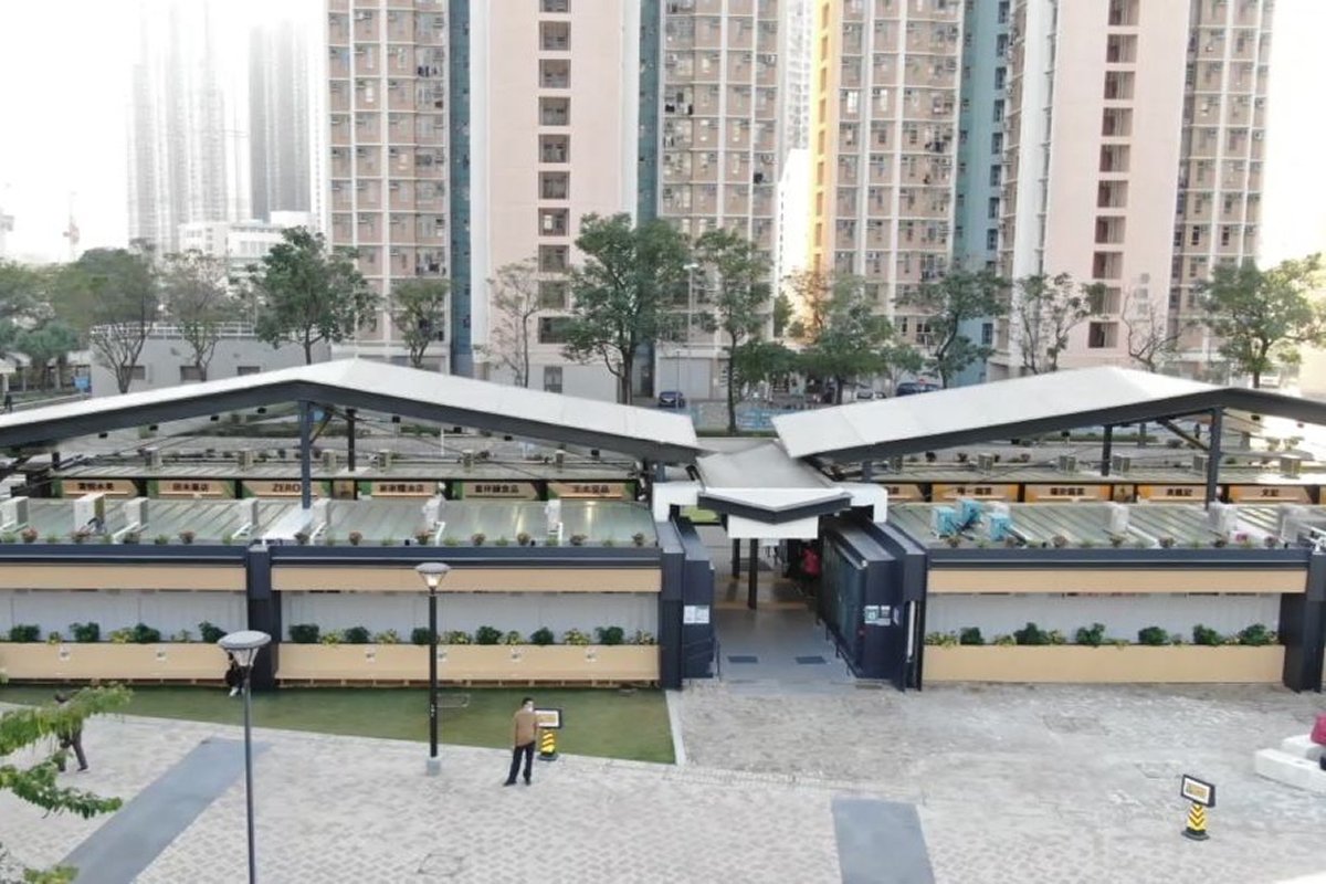 一絲不苟:  建築署指，斜屋頂是基於香港多雨水的天氣而設計，適合去水。
