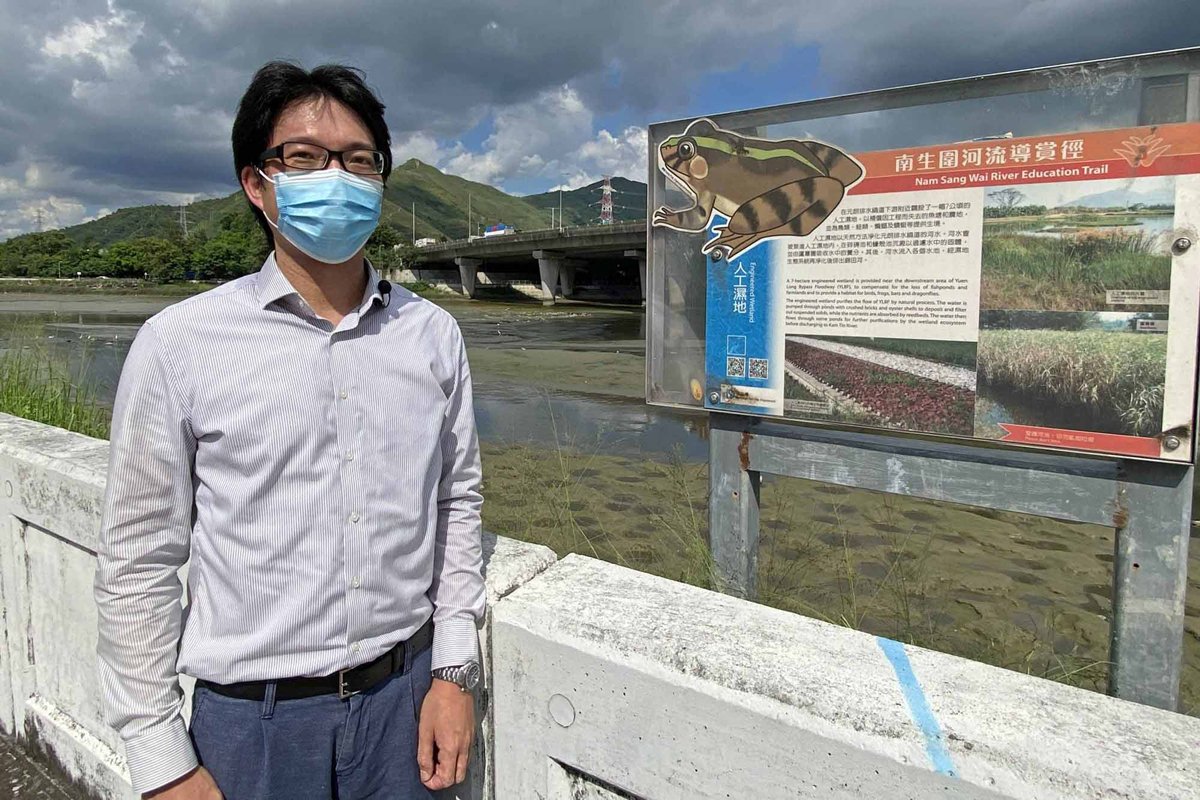 河道保育:  渠務署工程師吳逸飛指，全長5.5公里的南生圍河流導賞徑沿途設有資訊牌介紹河道工程和生態知識。