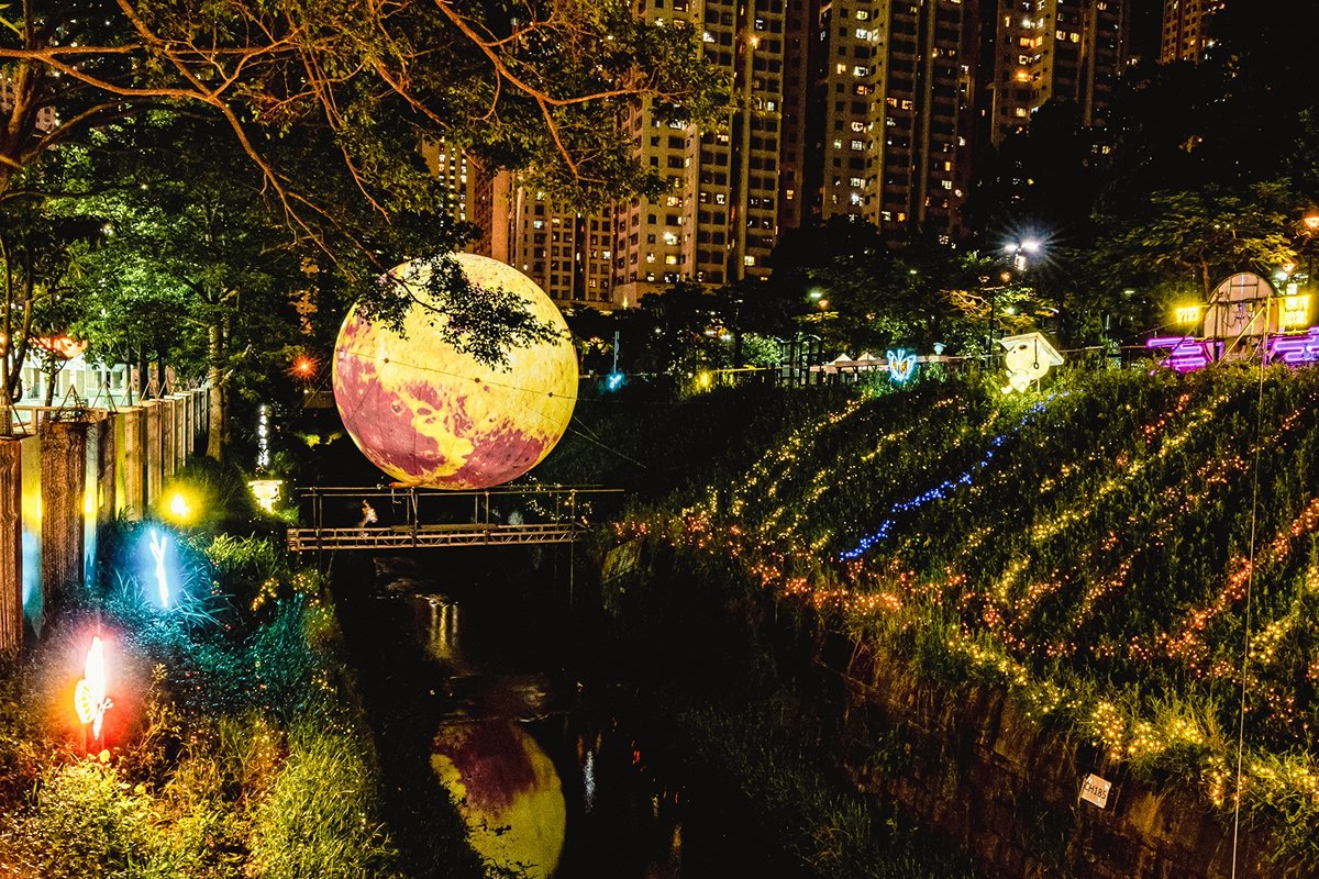 創新意念:  佐敦谷水道的巨型月亮綵燈。