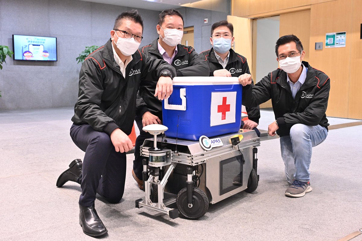 靈活創新:  汽車科技研發中心的大力運輸機械人具高度獨立性和自主性，可自動規劃路線和避開障礙物。