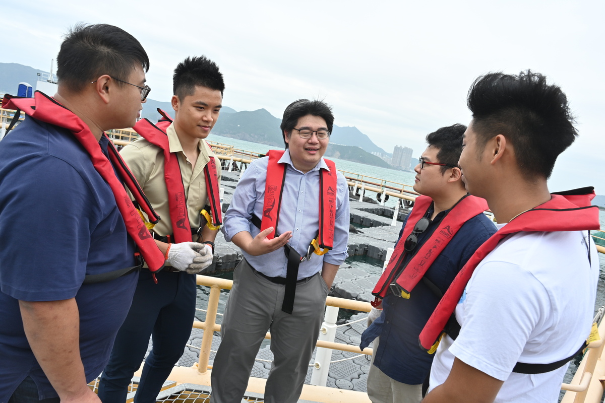 培育人才:  理工大學為傳統養殖戶和有意投身養殖業者提供課堂理論和實地實習訓練。