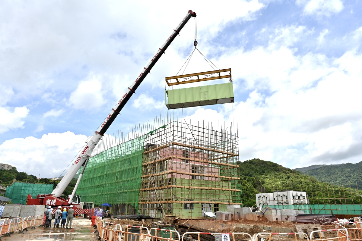 拆遷重用:  黃魚灘過渡性房屋項目第八座重用南昌220模件，是首次將組裝合成的過渡性房屋模件拆卸重建。