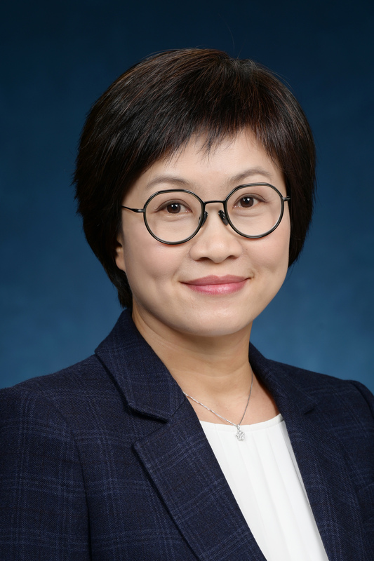 新職務:  環境及生態局副秘書長（環境）伍江美妮12月4日出任行政署長。