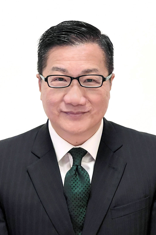 新任專員:  陳積志4月1日出任申訴專員。