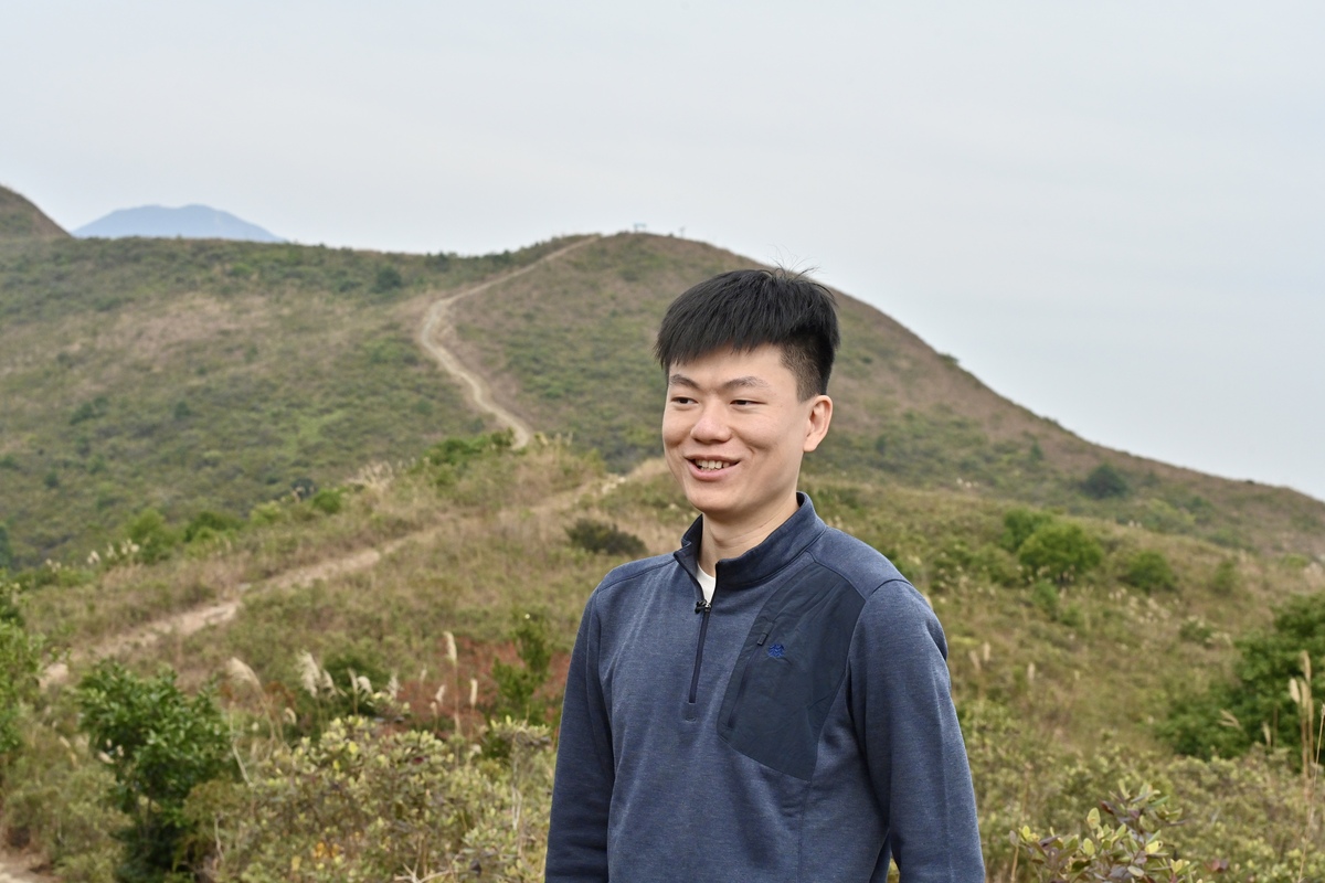 雙城攜手:  舒博衍表示，紅花嶺與深圳梧桐山一脈相連，形成生態廊道，港深雙方在多方面合作，加強保育。