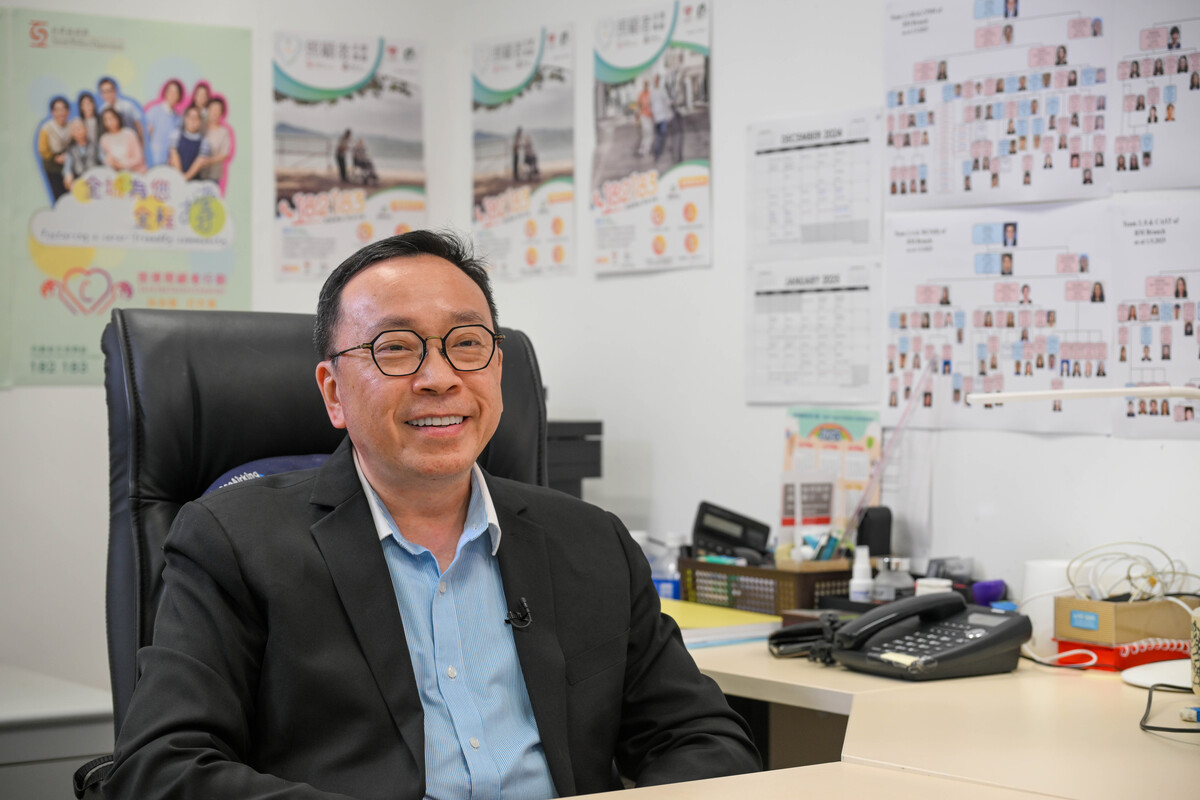 ​​合作跟進:  譚錦池表示，社署多管齊下，讓照顧者了解暫託服務等支援，並與其他機構合作，識別和跟進高風險個案。