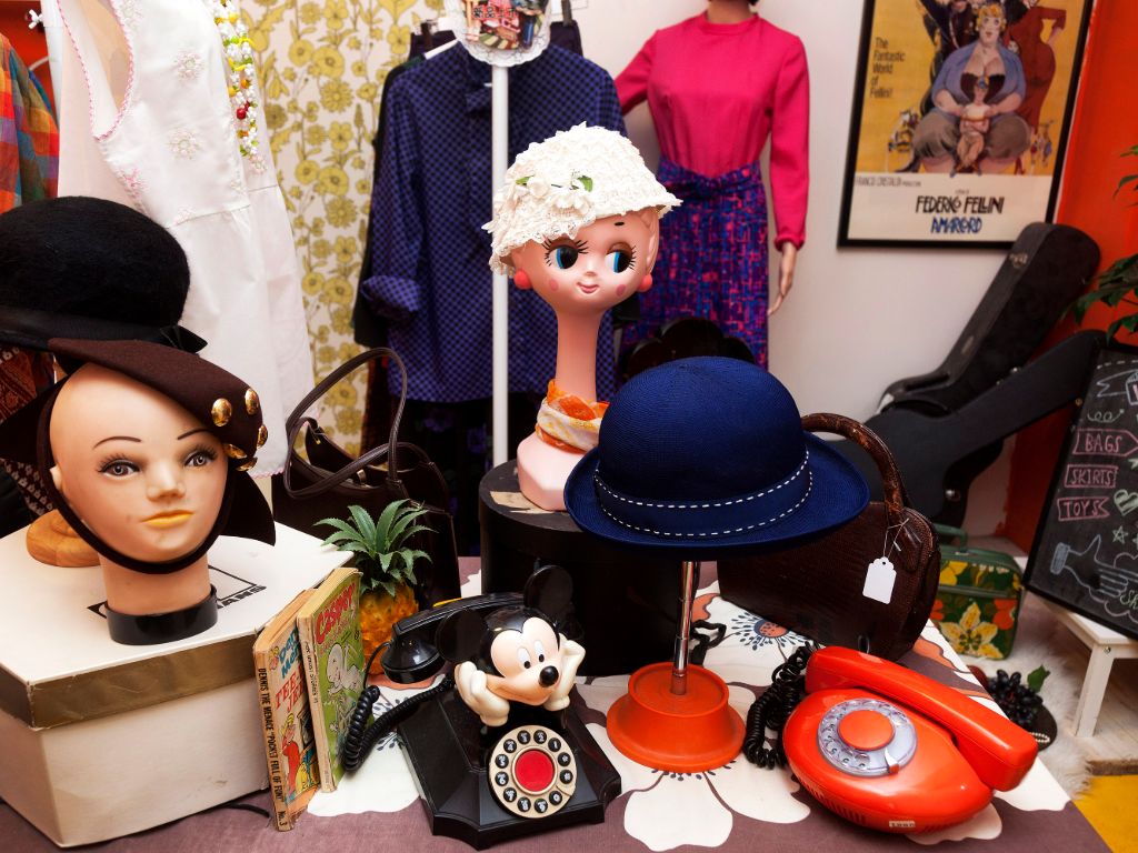 Little Dot Vintage Shop