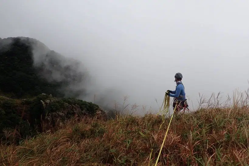 飛鵝山 救人