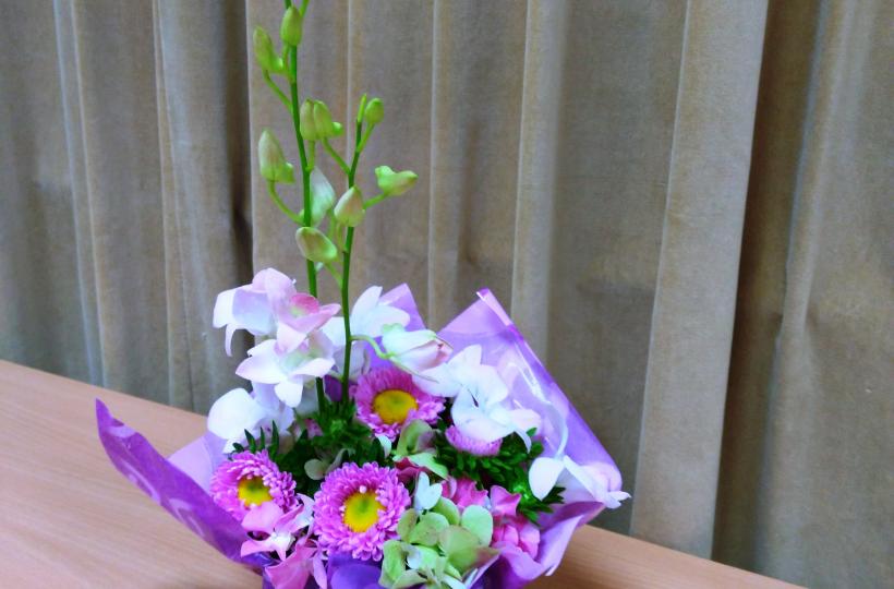插花集----紫粉花束...