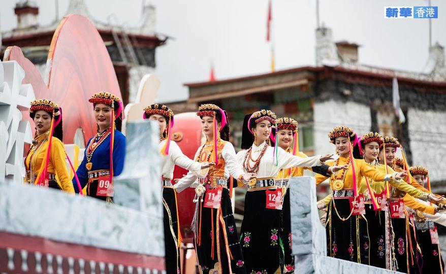 四川丹巴：嘉絨藏族風情節上的傳統選美...