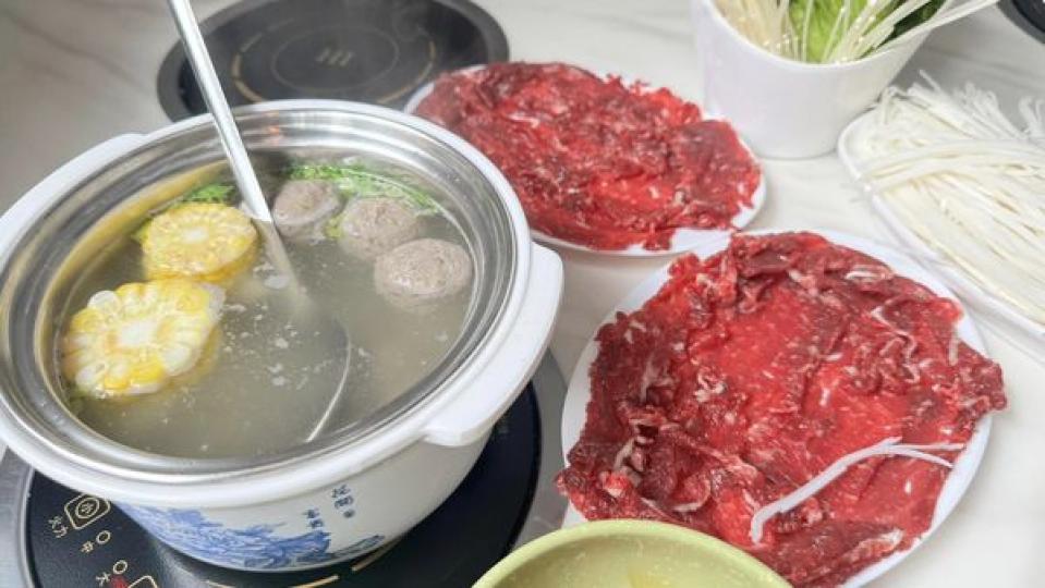一人火鍋，普通小店形式.......