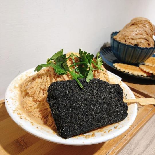 超新奇的豬血糕冰怎麼能錯過...
