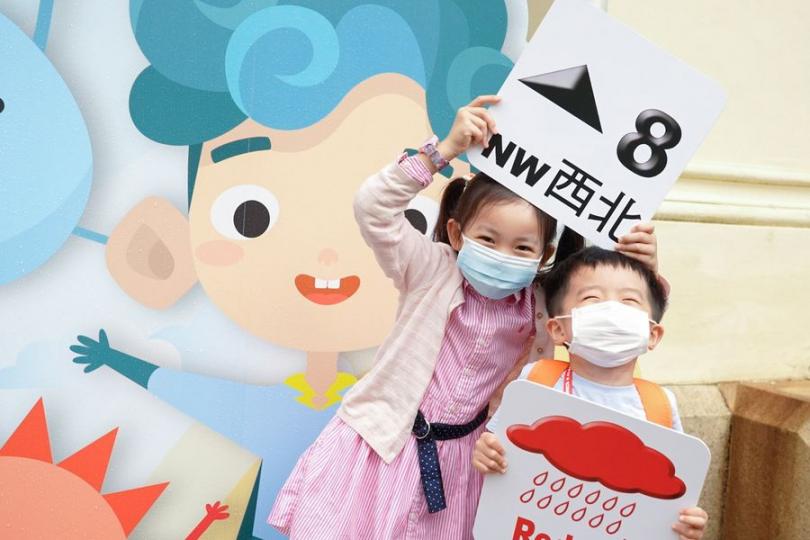 小朋友cute到天文台嘅哥哥姐姐融喇...
