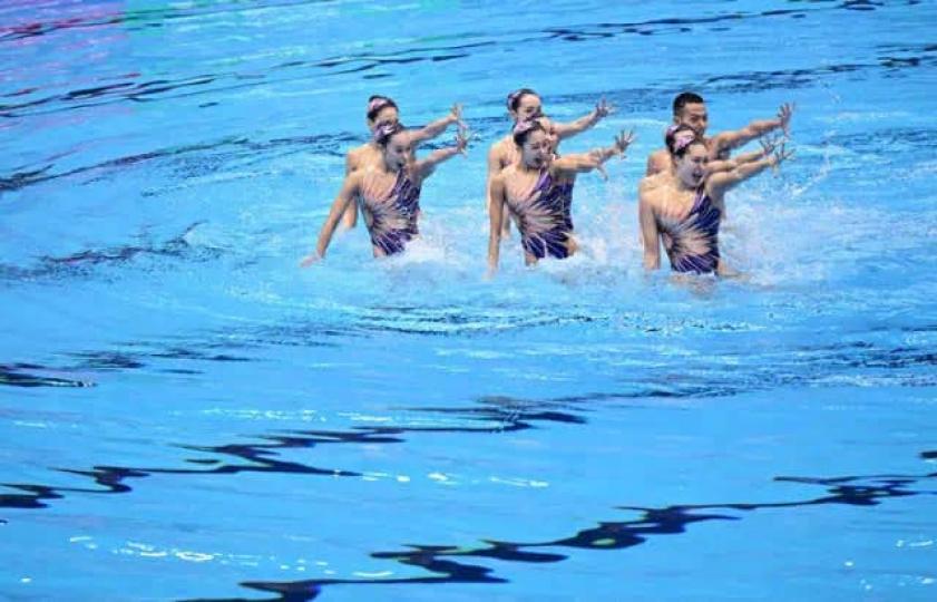 中国队获花样游泳集体技巧自选项目冠军...