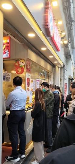 灣仔 老闆娘 兩餸飯$35 湯$5 合共$40...