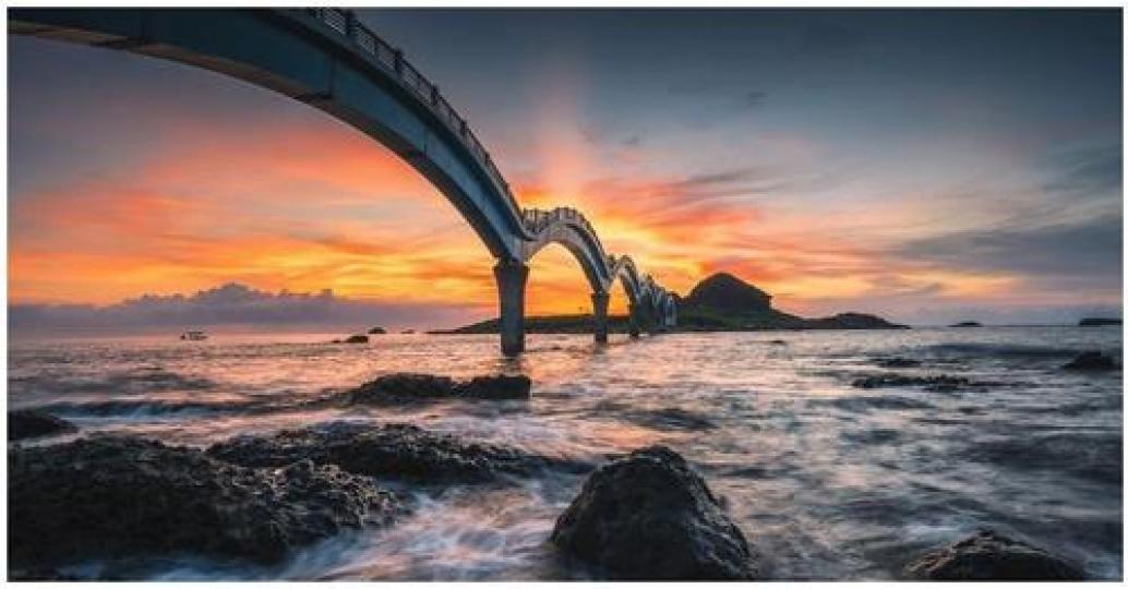 好壯觀的跨海大橋
😳走上橋的風景更驚豔...