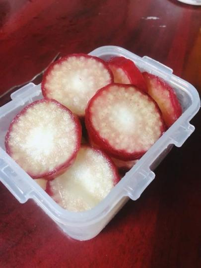 飯後看到桌上「謎樣圓形水果」...