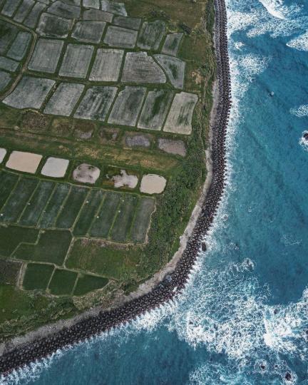 花蓮新社梯田沿海空拍超壯觀...