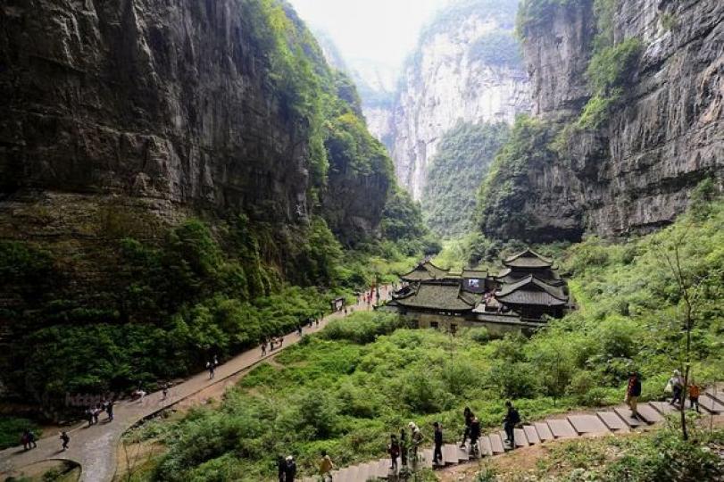 天生三橋位於重慶武隆縣仙女山鎮...