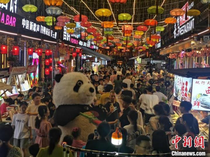 The number of Chinese tourists will reach 896 million during the 2023 Golden Week holidays, up 86% y... The number of Chinese tourists will reach 896 million during the 2023 Golden Week holidays, up 86% y...