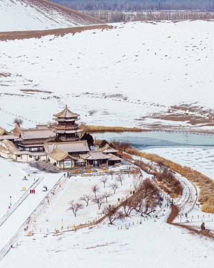 月牙泉雪景月牙泉雪景......