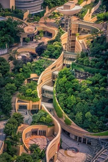 大阪難波公園（Namba Parks）購物中心有著充滿設計感的屋頂花園...