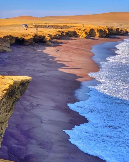 秘魯帕拉卡斯的神秘海灘...