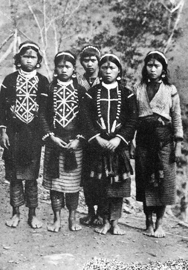 日治時期原住民女子舊照......