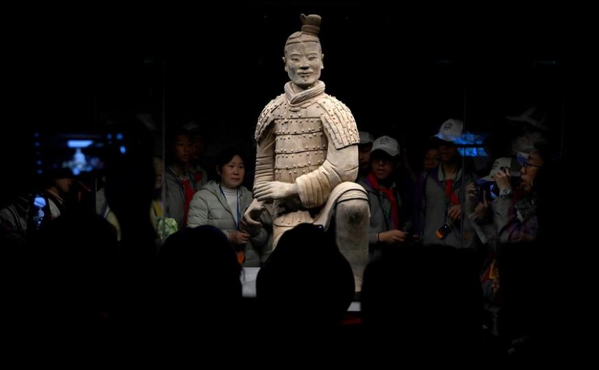 “五一”假期将至,位于陕西省西安市临潼区的秦始皇帝陵博物院已迎来节前游览小高峰,单日游客接待量超过5万人次。... “五一”假期将至,位于陕西省西安市临潼区的秦始皇帝陵博物院已迎来节前游览小高峰,单日游客接待量超过5万人次。...