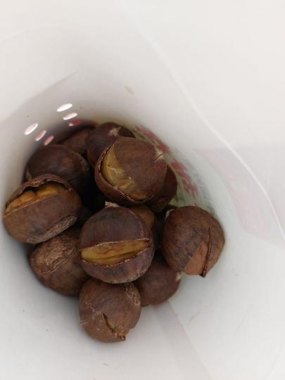 超鍾意食栗子 .......