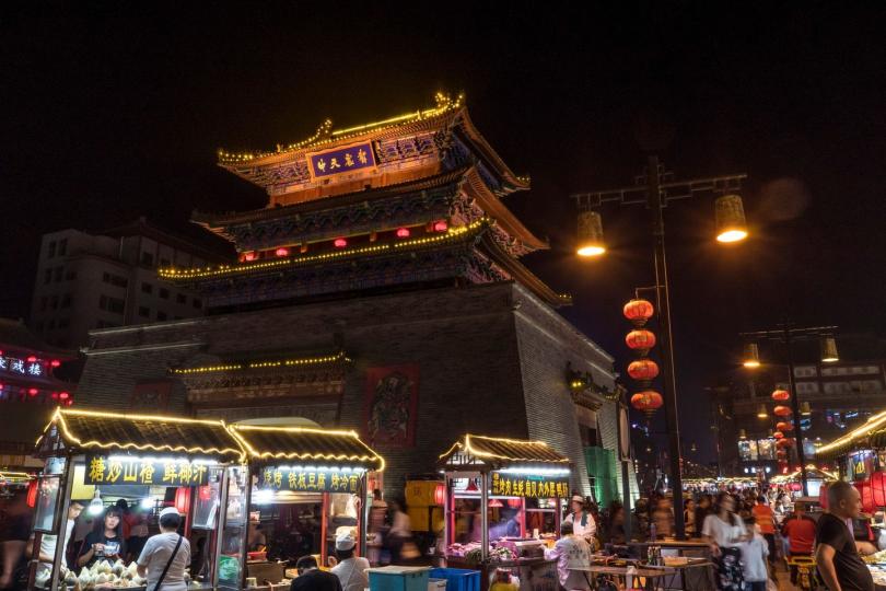 河南開封最大夜市──鼓樓夜市...