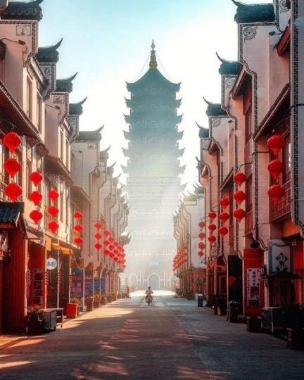 龍之夢太湖古鎮都顯得特別神秘...