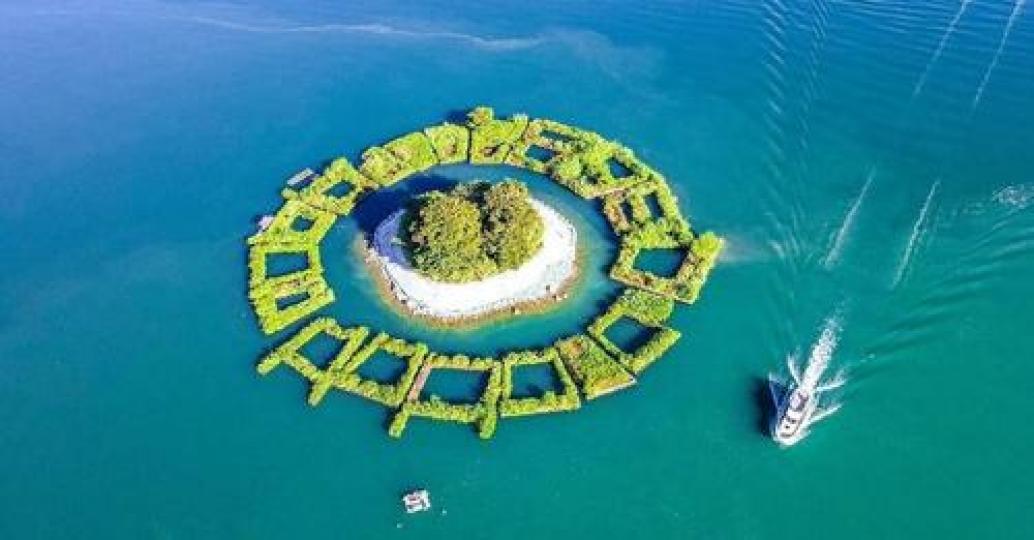 超像動畫中的奇幻小島......