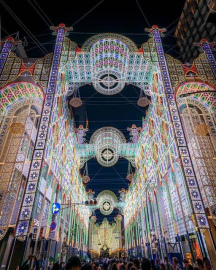 每年12月,在神戶Luminarie(Kobe-Luminarie)有10天左右的時間可以欣賞到壯觀的燈光藝術。... 每年12月,在神戶Luminarie(Kobe-Luminarie)有10天左右的時間可以欣賞到壯觀的燈光藝術。...