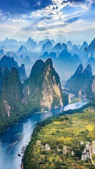 桂林山水甲天下......