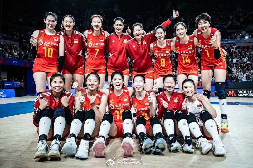中國女排3一0勝加拿大女排，贏波大合照！...