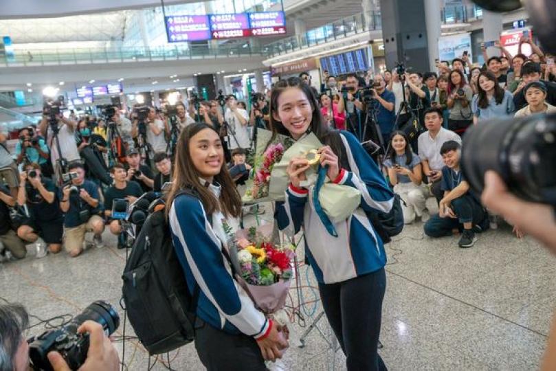 "Sword Queen” and Olympic gold medalist Vivian Kong Man-wai...