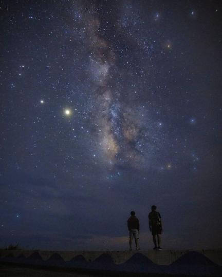 星空下「銀河玻璃屋」也好夢幻...