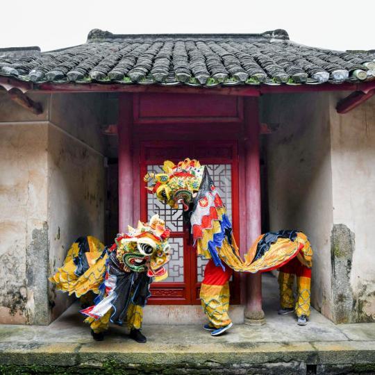 【舞龍舞獅，還能舞麒麟？】廣東東莞的客家圍屋和清溪麒麟隊（張愷鑫攝）...
