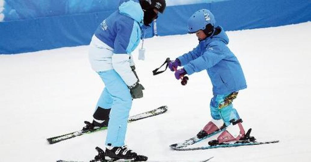 With Chinese consumers' increasing enthusiasm for skiing, ski brands have begun to target the market... With Chinese consumers' increasing enthusiasm for skiing, ski brands have begun to target the market...