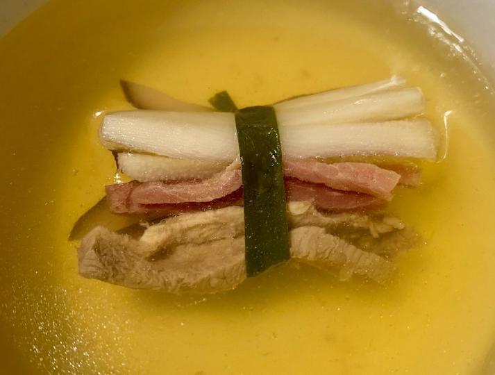譚家菜中有一道名菜叫「柴把鴨子」...