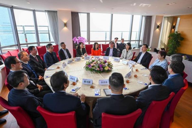行政長官李家超喺北京列席第 14 屆全國人民代表大會第 1 次會議閉幕會...