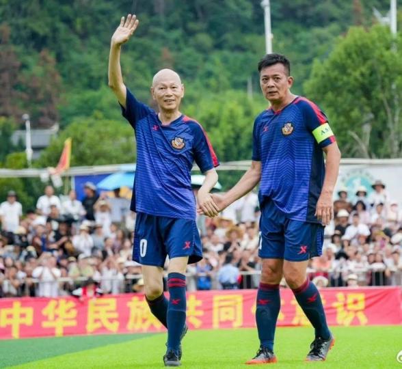 9位老港星到貴州踢「村超」，平均年齡65歲...