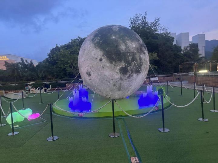 公園的中秋佳節擺設好靚...
