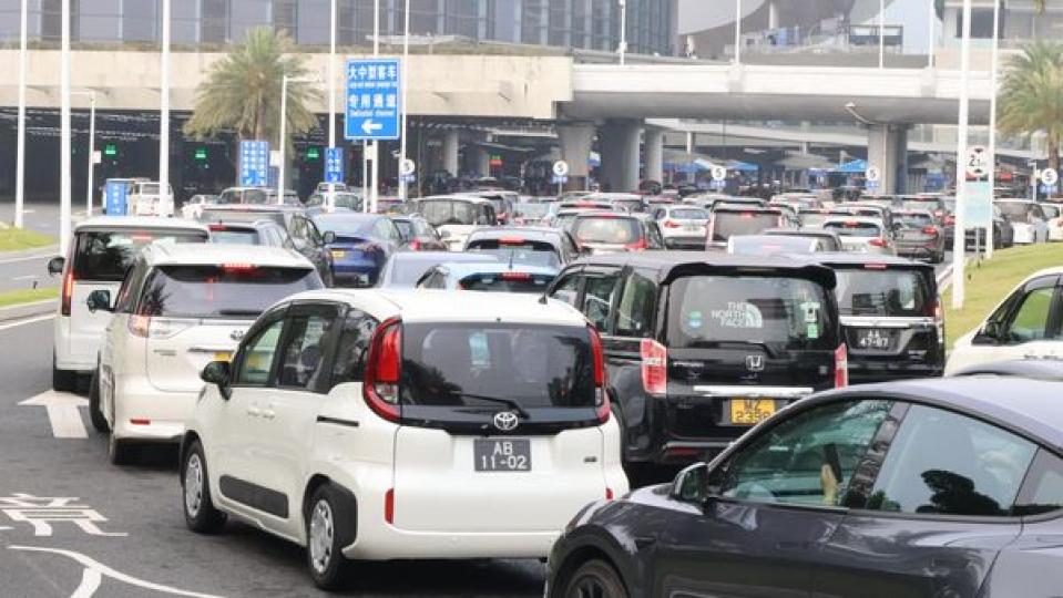 港珠澳大橋“人車兩旺”......