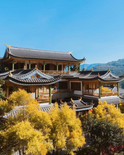 有「台版金閣寺」之稱的巧雲小棧...